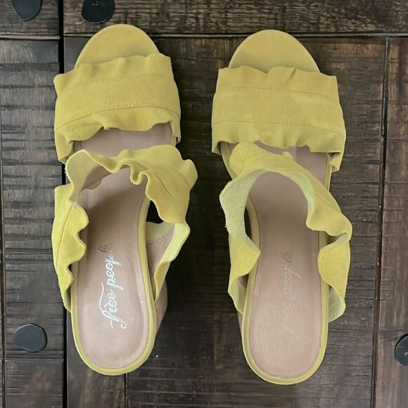 Free People Ruffle Block Heel Sandal Yellow Tan Double Strap Size 9 - Picture 7 of 14